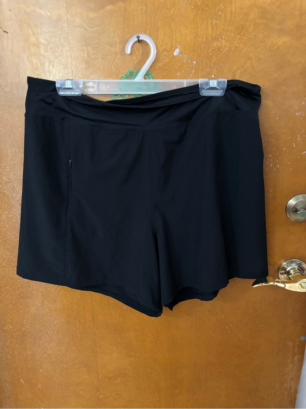 Hurley Black polyester shorts. With zipper pocket - Picture 3 of 5
